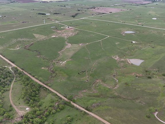 3rd image of 220 Rd & Apache