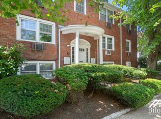 1050 Hope St #213, Providence, RI 02906
