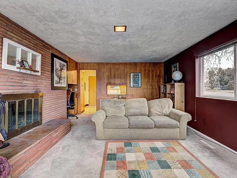 3411 W Hillcrest Dr — Photo 12