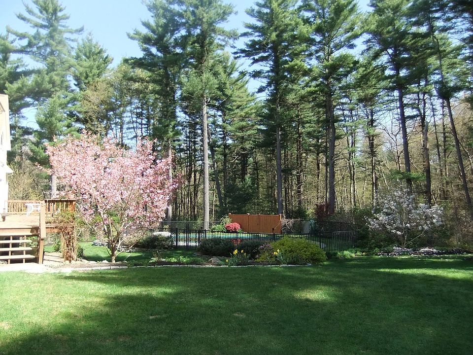 2nd image of 25 Schaffner Ln