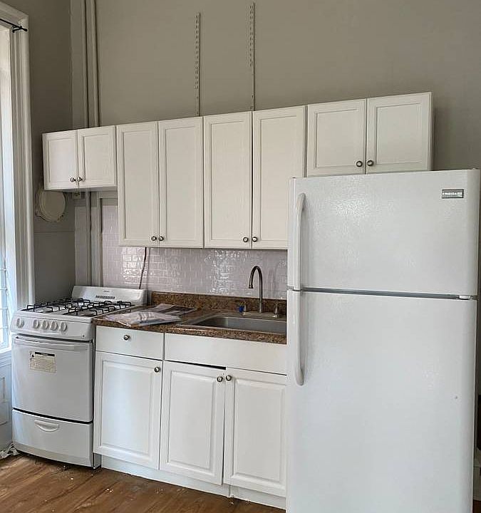 #1R: Studio for $1295