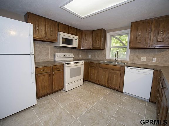 3rd image of 3212 S 120th St