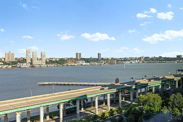 Sold by BLU Real Estate | media 2