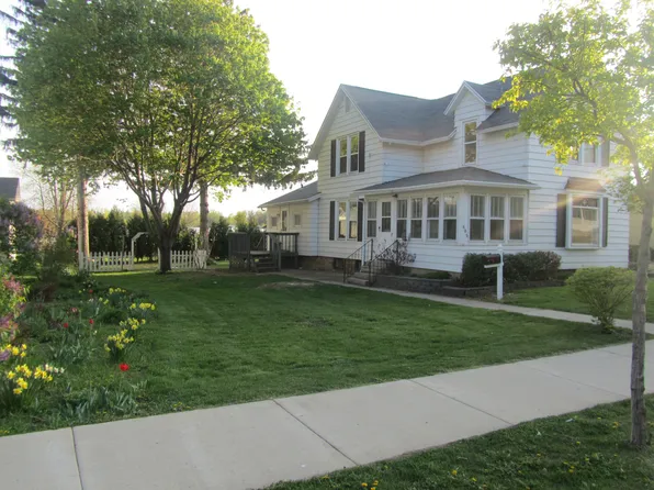 605 W Fulton St, Edgerton, WI 53534