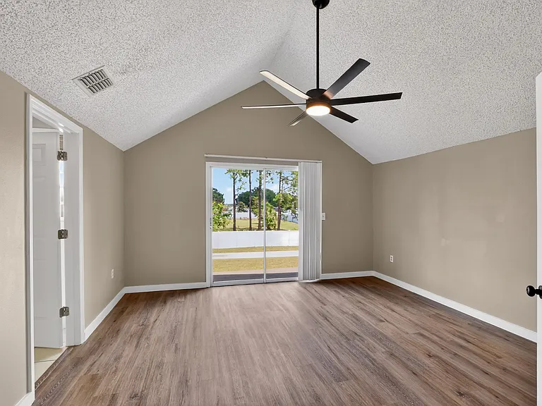 802 Arietta Cir N — Photo 21