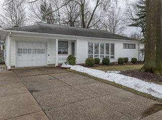 9019 Lynnhaven Rd, Parma Heights, OH 44130