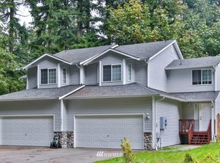 3327 Fender Dr #A & B, Lynnwood, WA 98087