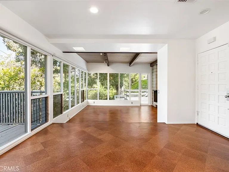 3946 Alta Mesa Dr — Photo 2
