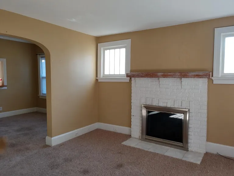 3536 Linwood Ave — Photo 2