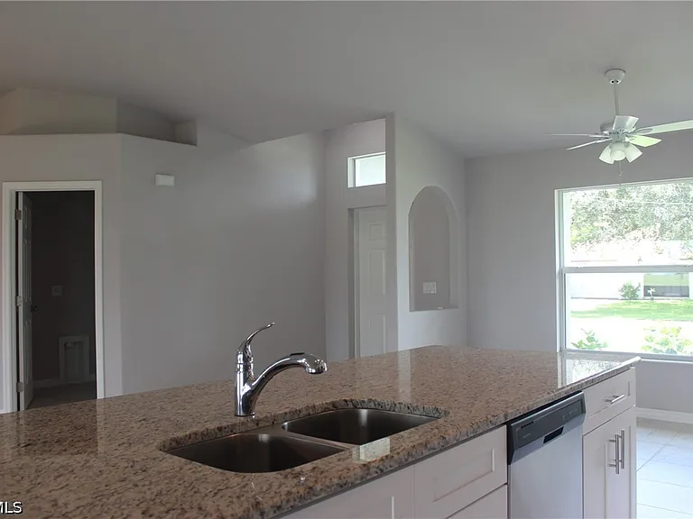 1327 SW 3rd Ave — Photo 10