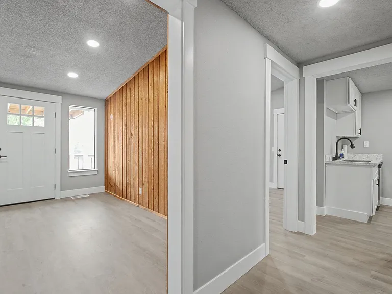 322 S Birch St — Photo 20