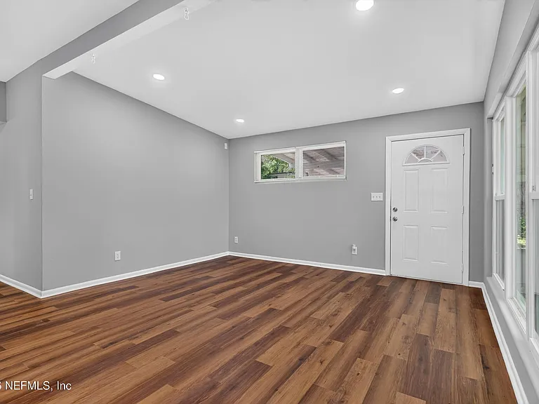 1928 Montmarte Dr — Photo 7