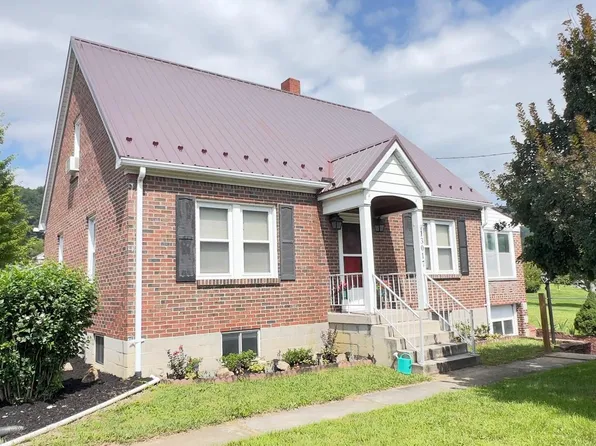 13017 Acre Ln NE, Cumberland, MD 21502