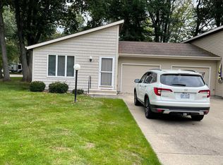 15062 Bignell Dr, Grand Haven, MI