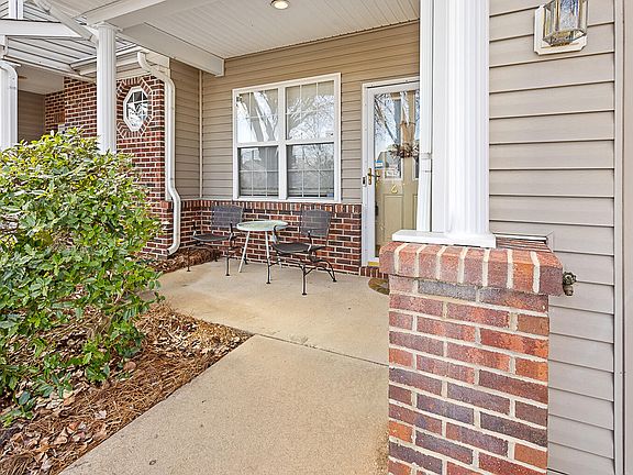 2nd image of 2907 Andover Glen Rd