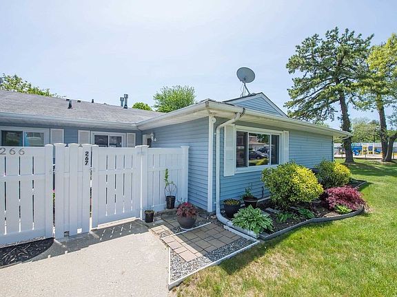 3rd image of 267 Storm Dr