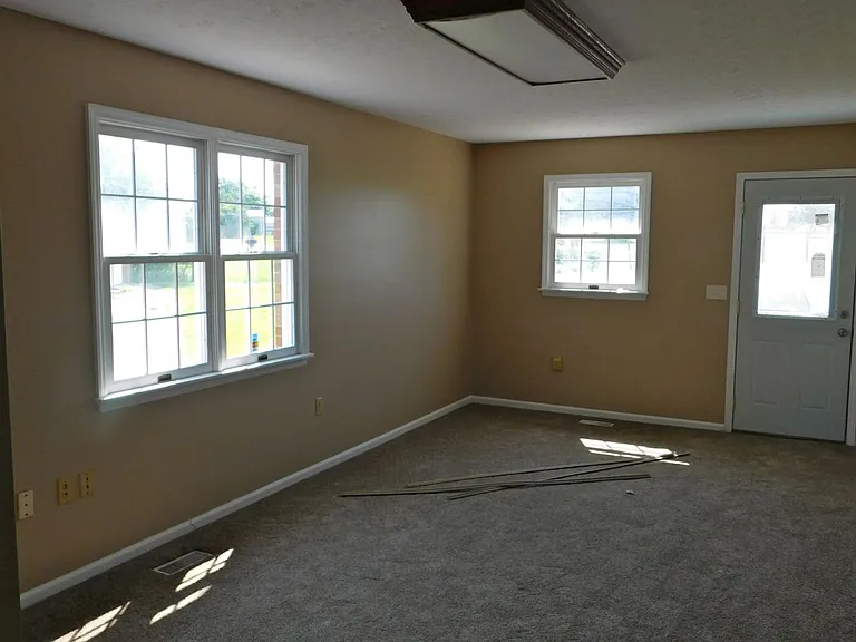 7608 Kyles Station Rd — Photo 11