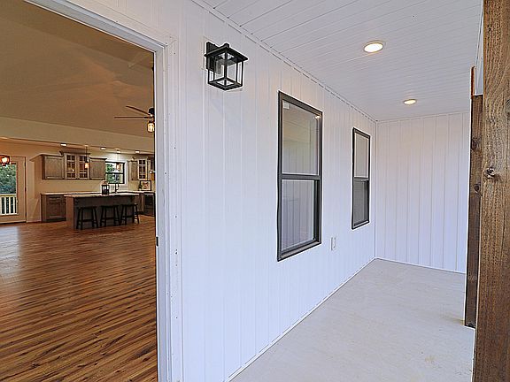 3rd image of 558 Stanley St Lot 5