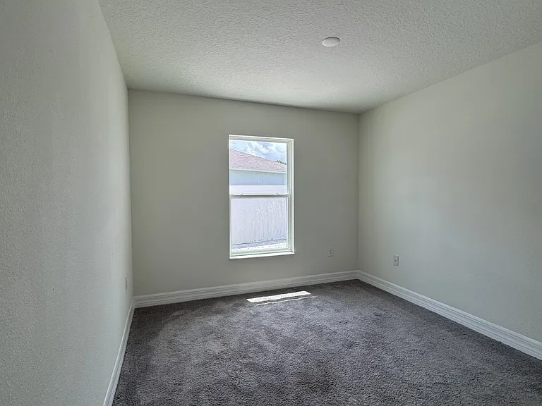 4595 Plainview Rd — Photo 19