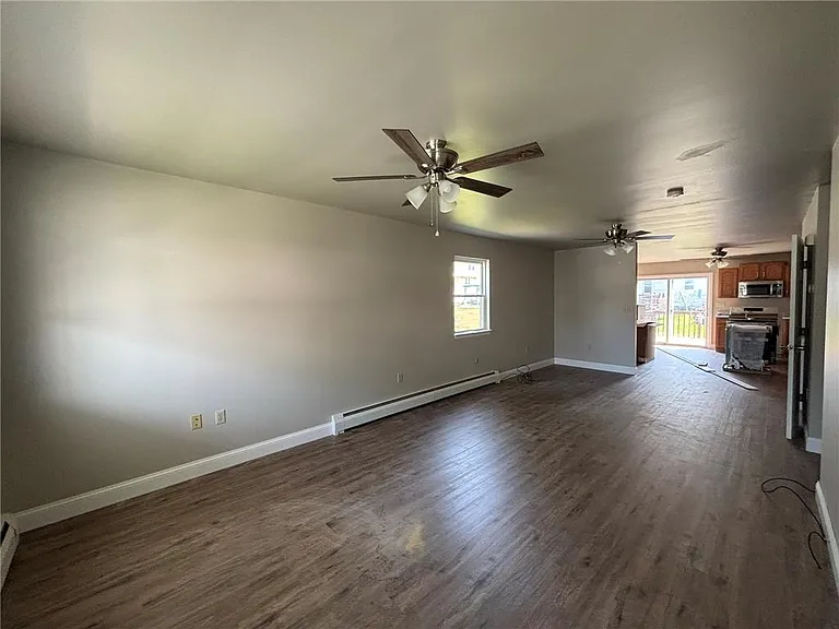 127 S Pine St — Photo 3