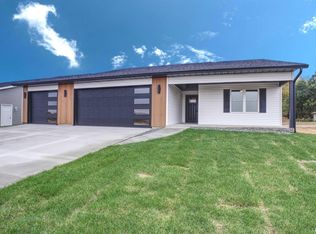 404 Crossroads Ave, Camanche, IA 52730