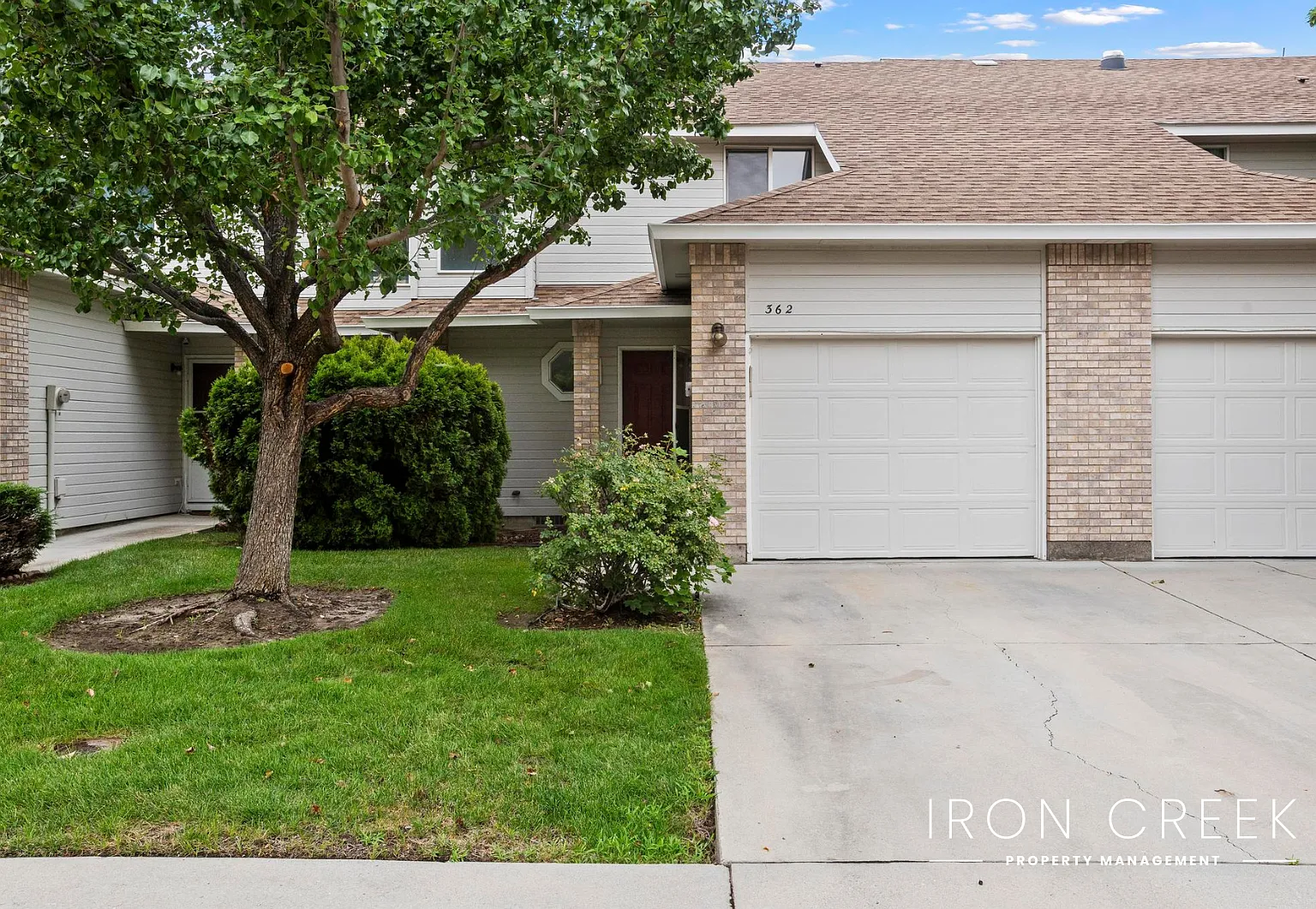 3 bed, 1.5 bath, 1264 sqft, $2,045 — Photo 3
