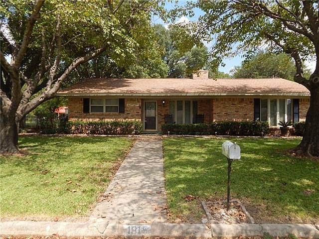 1st image of 1915 Cypress Ct