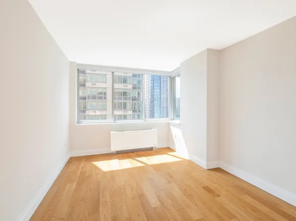 776 Sixth Avenue image 3 of 45