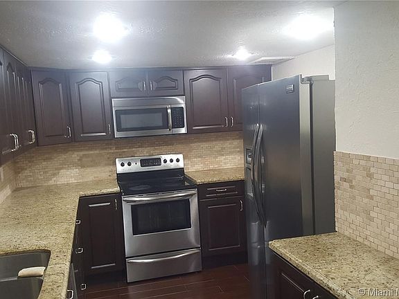 5th image of 3860 NE 170th St APT 406
