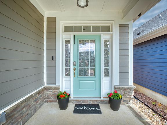 4th image of 209 Stone River Dr