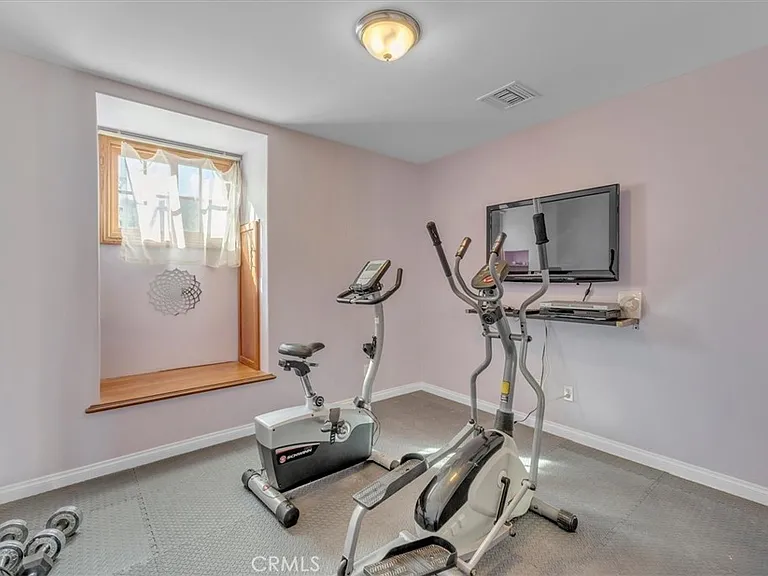 9824 Baden Ave — Photo 36
