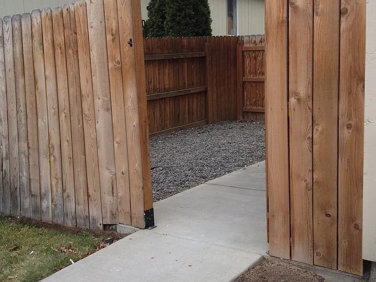 2140 SW 35th Pl #1 — Photo 12