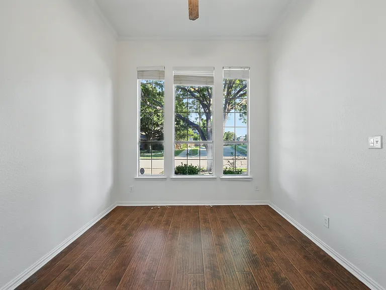 916 Sugarberry Ln — Photo 7