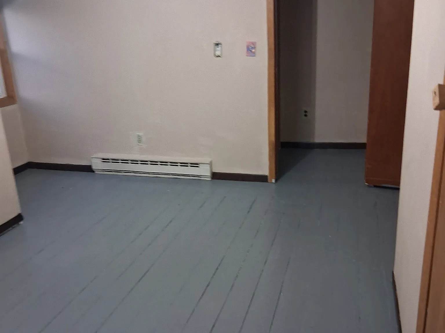 4 bed, 1800 sqft, $1,000 — Photo 1