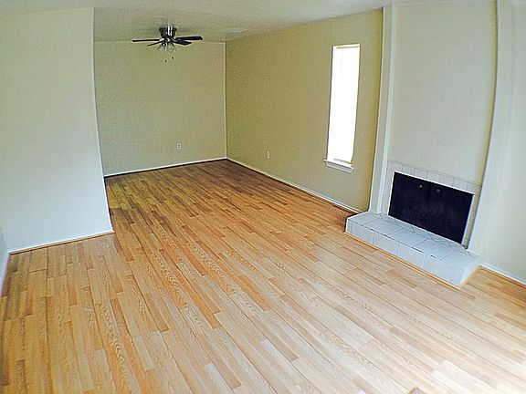 3rd image of 2644 Custer Pkwy APT D