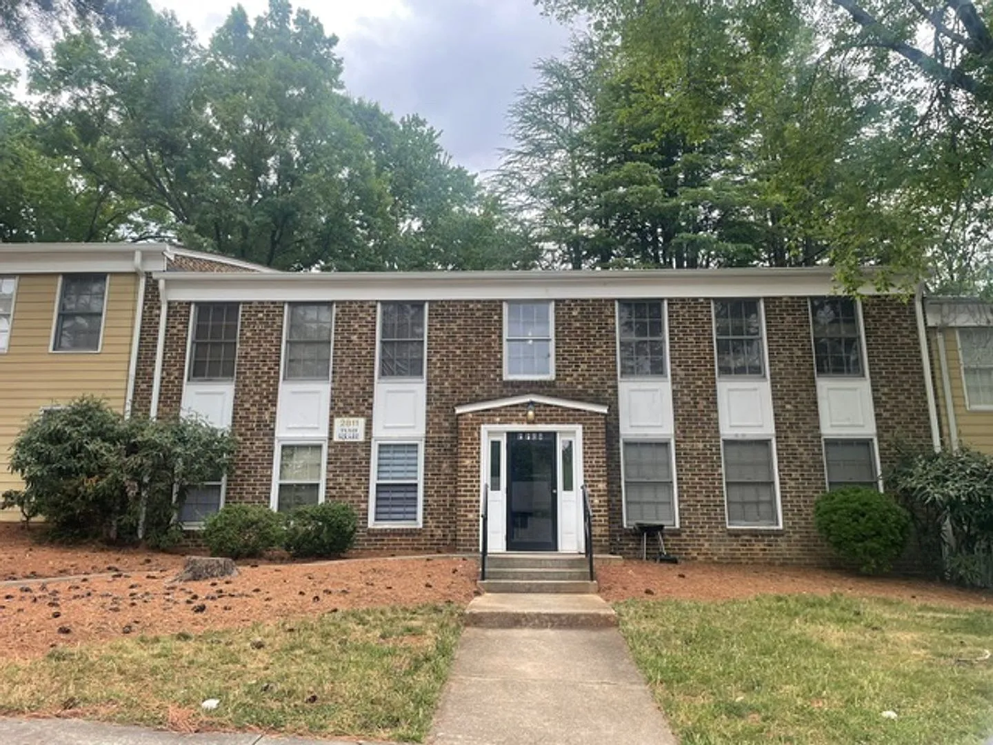 Convenient Location Near Wake Forest and Coliseum — Photo 1