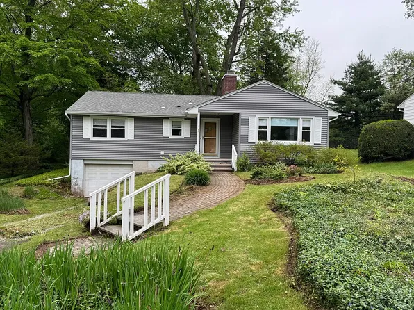 15 Luzerne Ave, Hamden, CT 06518