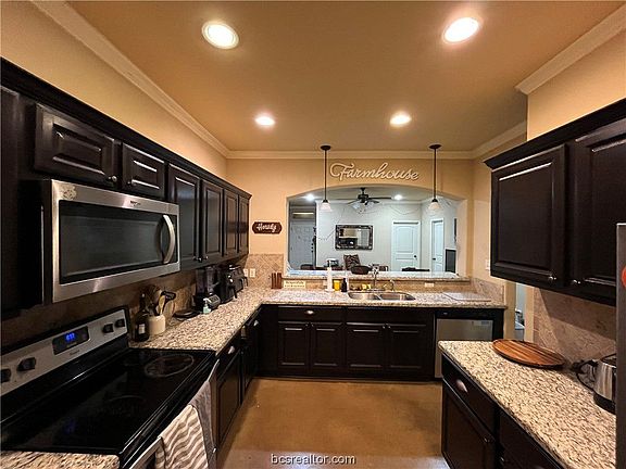 2nd image of 3013 Towers Pkwy