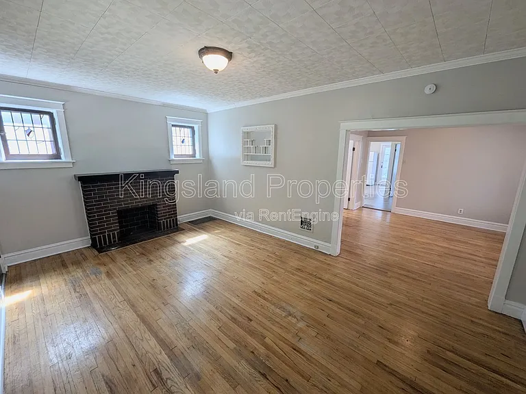 5707 Dewey Ave #1F — Photo 2