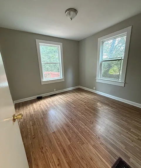 105 Camp St — Photo 5