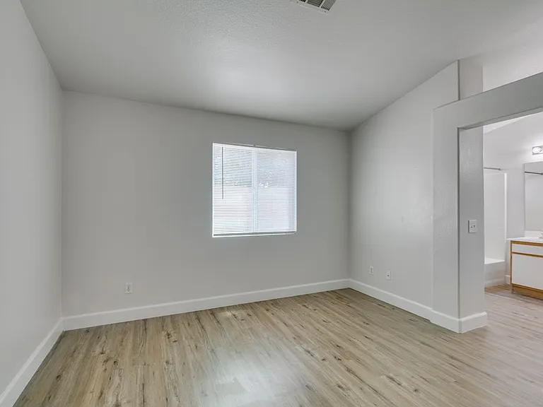 9660 Crystal Ridge Rd — Photo 34