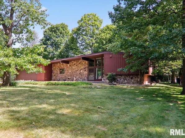 921 W Deerbrook Dr, Peoria, IL 61615