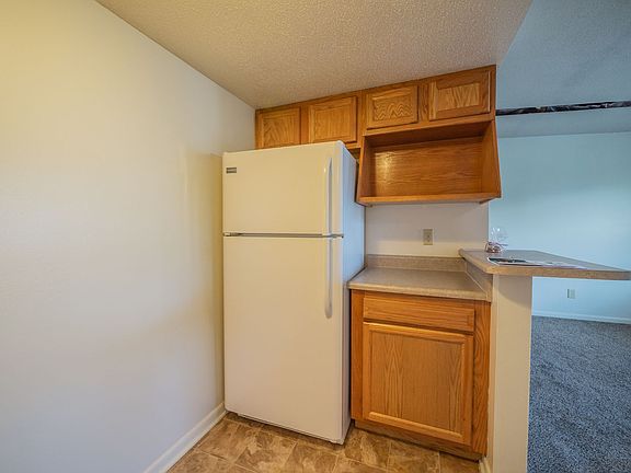 3rd image of 1121-1115 N College Dr #20