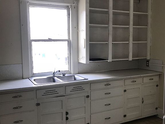 3rd image of 1327 S 14th St #1