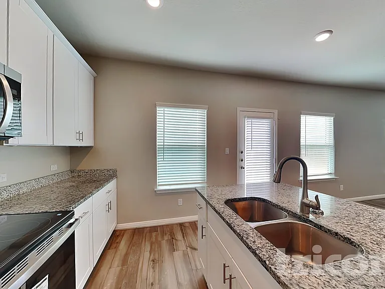 5802 Nyla Way — Photo 6