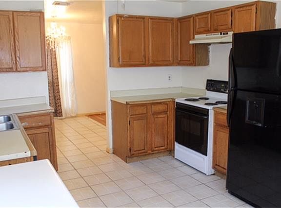 5th image of 16326 San Mateo Dr