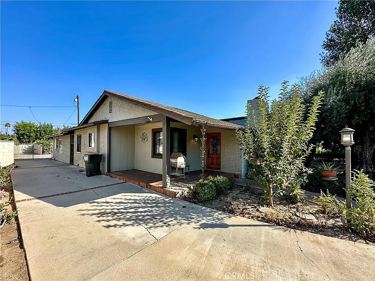 2612 Mayflower Ave — Photo 17