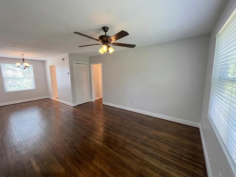 Avondale I Apartments — Photo 3