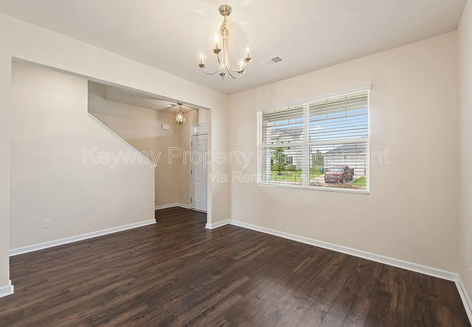5 bed, 3.5 bath, 2721 sqft, $2,175 — Photo 4