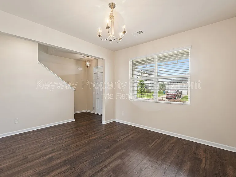 3262 Carmine Ave — Photo 4